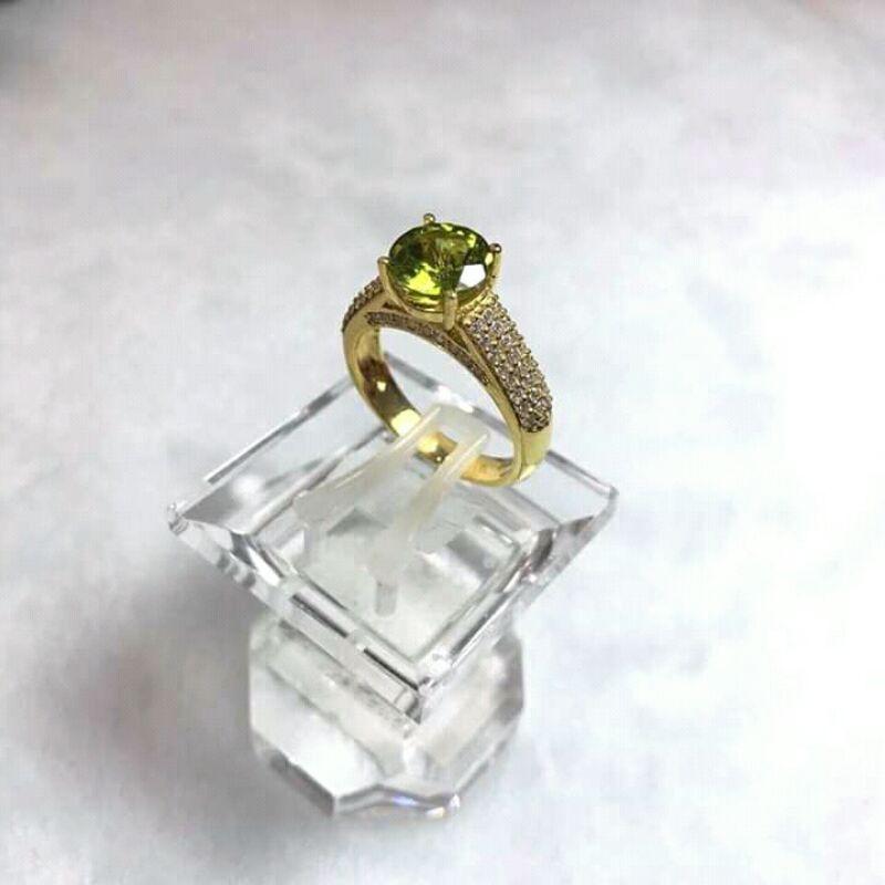 Đế mica đựng nhẫn, dáng đế vuông