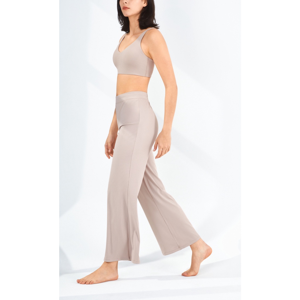 Set đồ nữ tập yoga tập gym PYM SPORT áo croptop và quần ống loe chất liệu thun gân cao cấp - BR053 + Y024