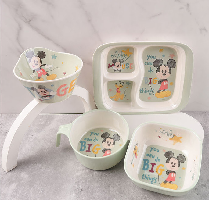 Bộ dụng cụ ăn Melamine chịu nhiệt cao cấp 4 món in hình Disney