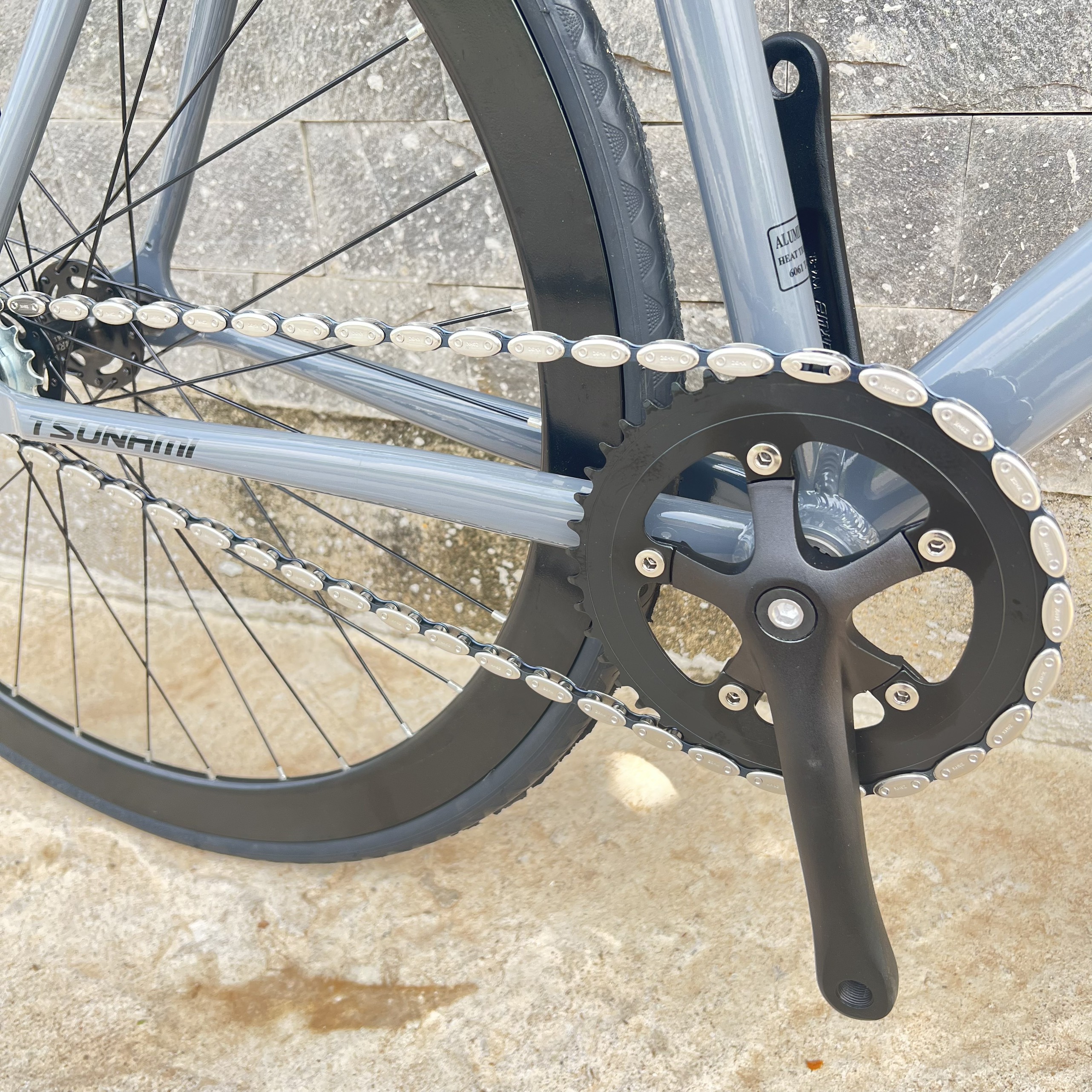 Xe đạp fixed gear TSUNAMI SNM100 cơ bản - Xám xi măng