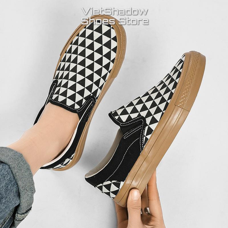 Slip on nữ - Giày lười vải ca rô tam giác đen trắng - Chất liệu vải thô thoáng khí, đế cao su chống trơn trượt - Mã SP 812