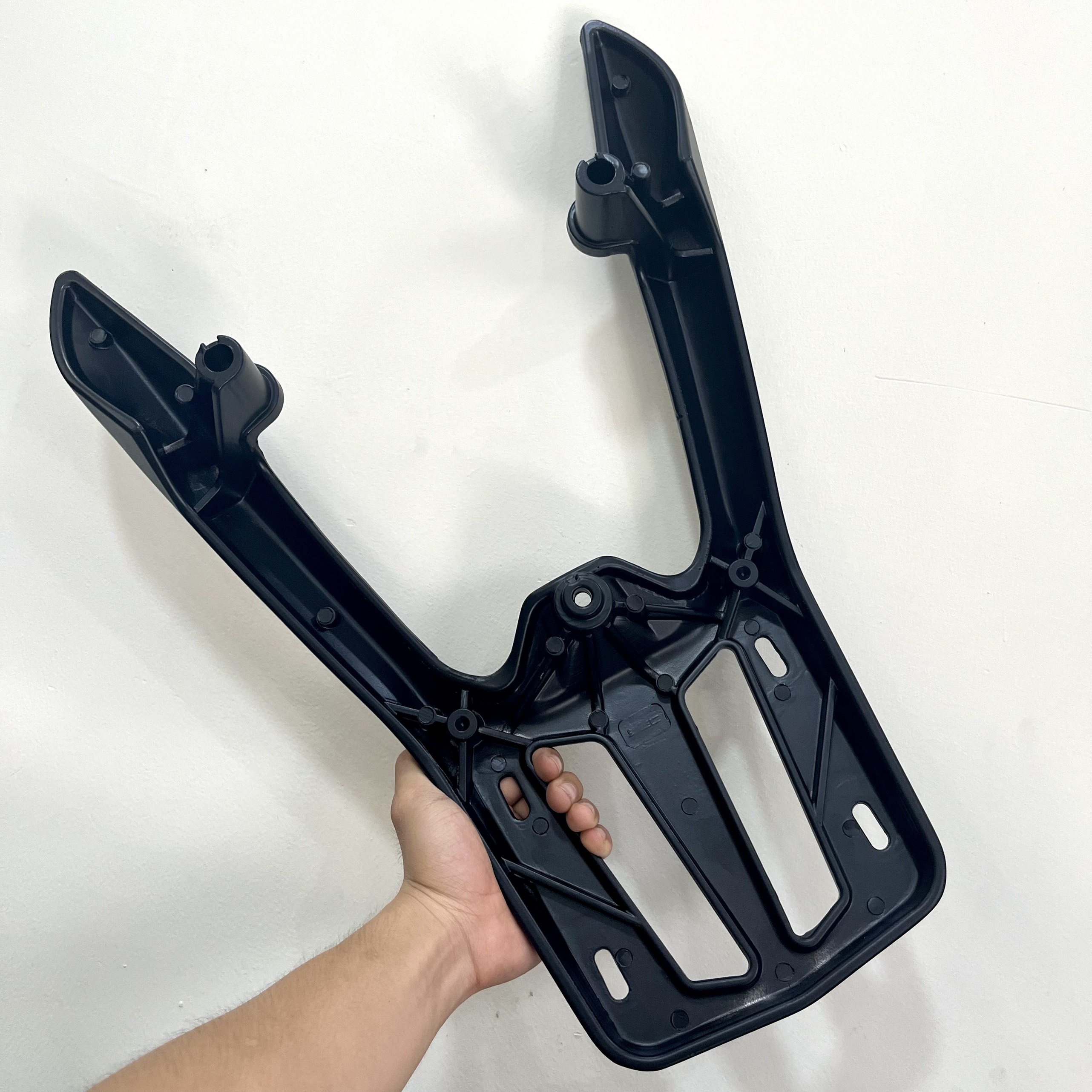 Cảng sau Vario Click 125 150 nhôm đúc nguyên khối