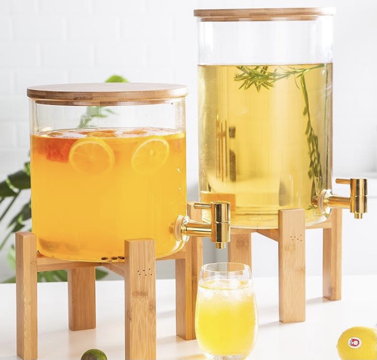 BÌNH THỦY TINH CÓ ĐẾ GỖ, VÒI VẶN TIỆN LỢI ĐỰNG NƯỚC HOA QUẢ, ÉP TRÁI CÂY CRYSTAN - VD705