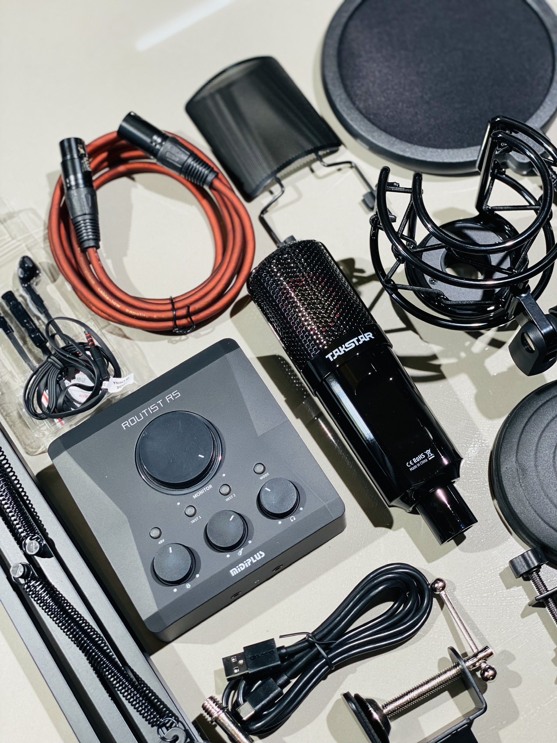 Combo chuyên Thu Âm Dùng Phần Mềm Livestream Chuyên Nghiệp sound card Routist RS GEN II và micro thu âm Takstar  K850 hàng nhập khẩu