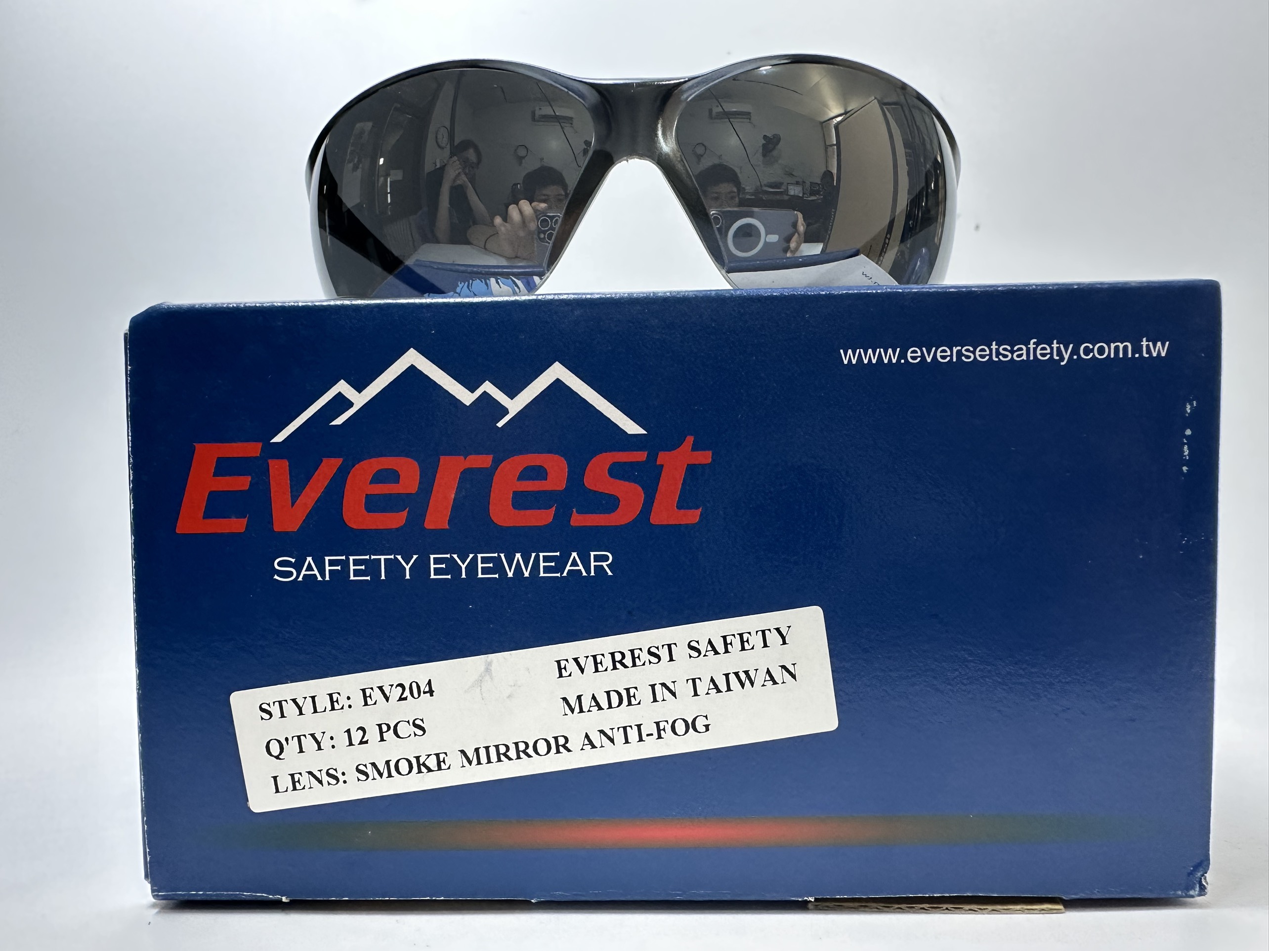 Kính bảo hộ lao động EverestSafety EV203 EV204 Chống bụi, đọng hơi nước, chống trầy xước, chống tia UV, Tròng kính Tráng Bạc