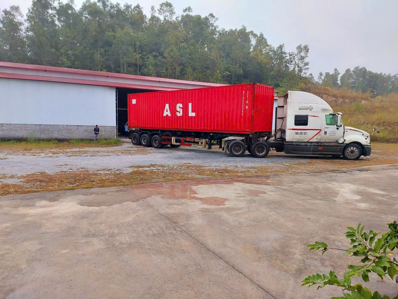 Thảm lót cốp xe ô tô Jaguar XPL nhãn hiệu Macsim chất liệu TPV cao cấp màu đen