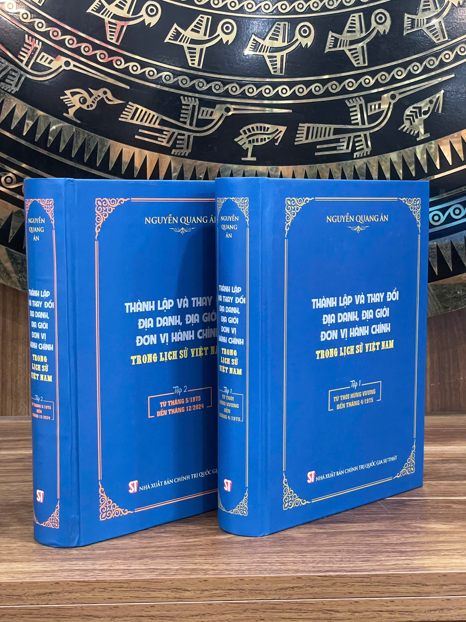THÀNH LẬP VÀ THAY ĐỔI ĐỊA DANH, ĐỊA GIỚI ĐƠN VỊ HÀNH CHÍNH TRONG LỊCH SỬ VIỆT NAM (bộ 2 tập) - bản in 2025