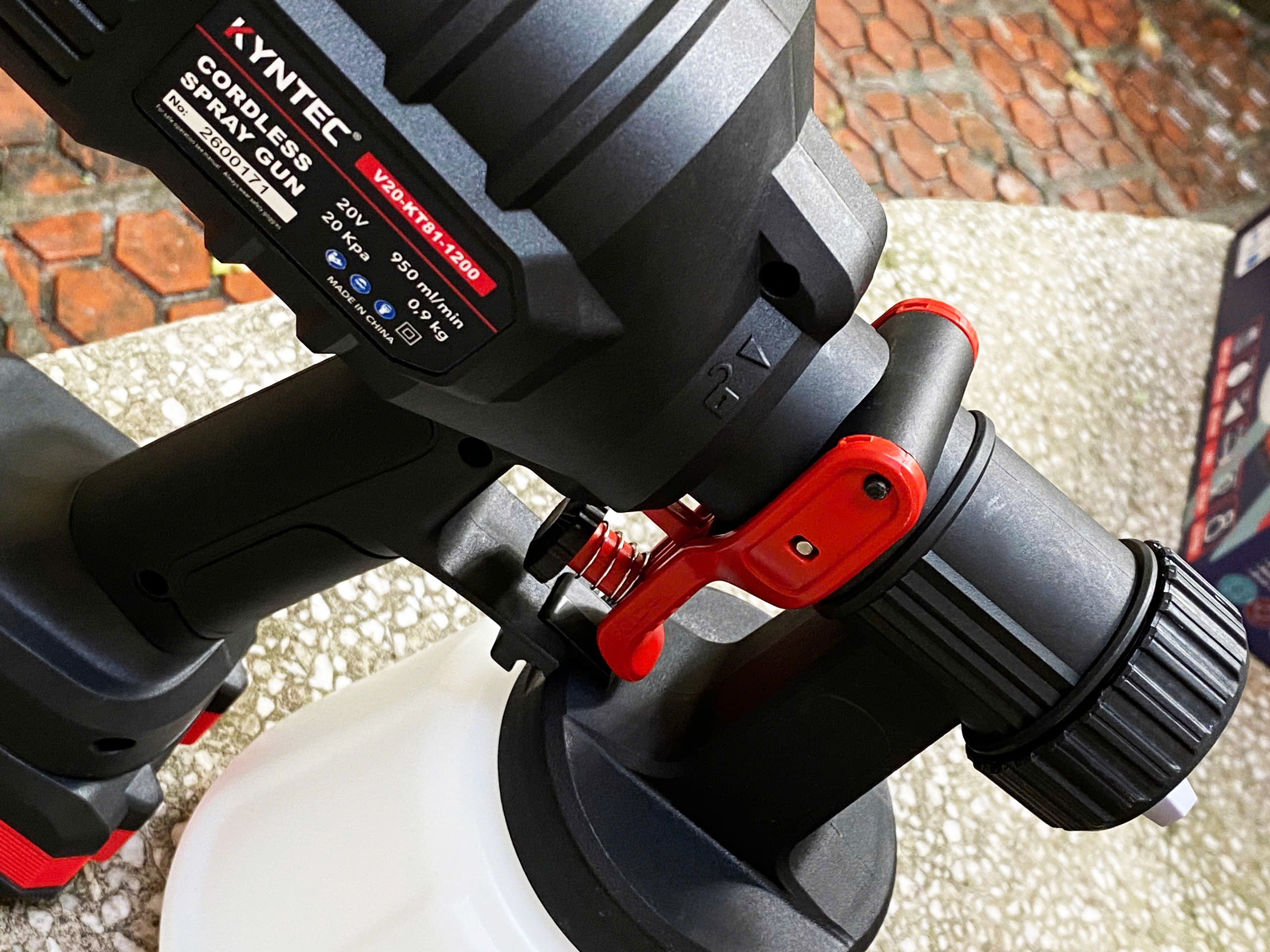Thân máy phun sơn pin KYNKO KYNTEC 20V V20 - KT81 - 1200 (giá không gồm pin)
