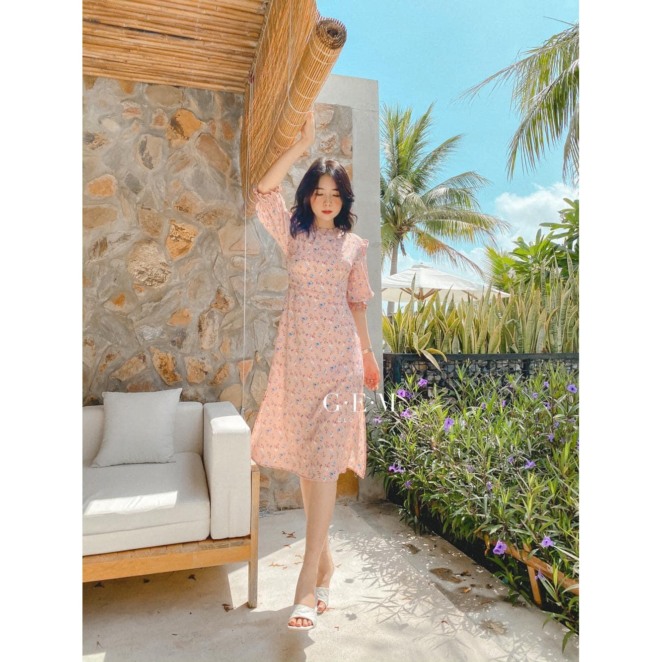 Đầm hồng hoa nhí xẻ tà Mee Dress Gem Clothing SP006166