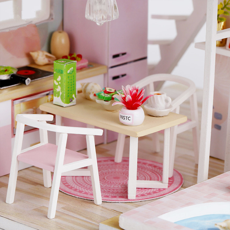 Mô hình nhà DIY Doll House First Meet Kèm Mica Chống bụi