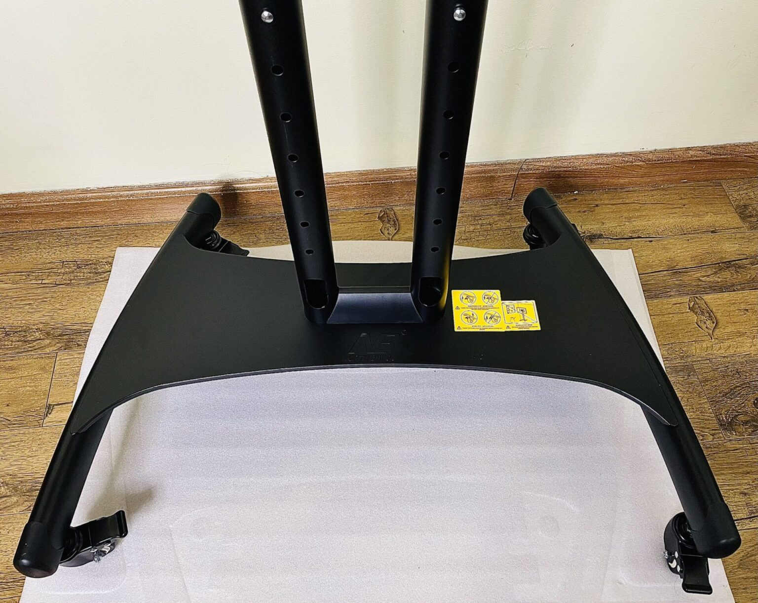 Giá Treo Tivi Di Động AVA1500 dùng cho tivi 32-75inch. Hàng Chính Hãng