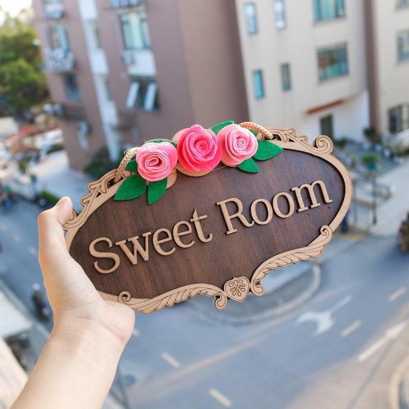 Bảng gỗ treo phòng ngủ sweet room hoa hồng phong cách cổ điển