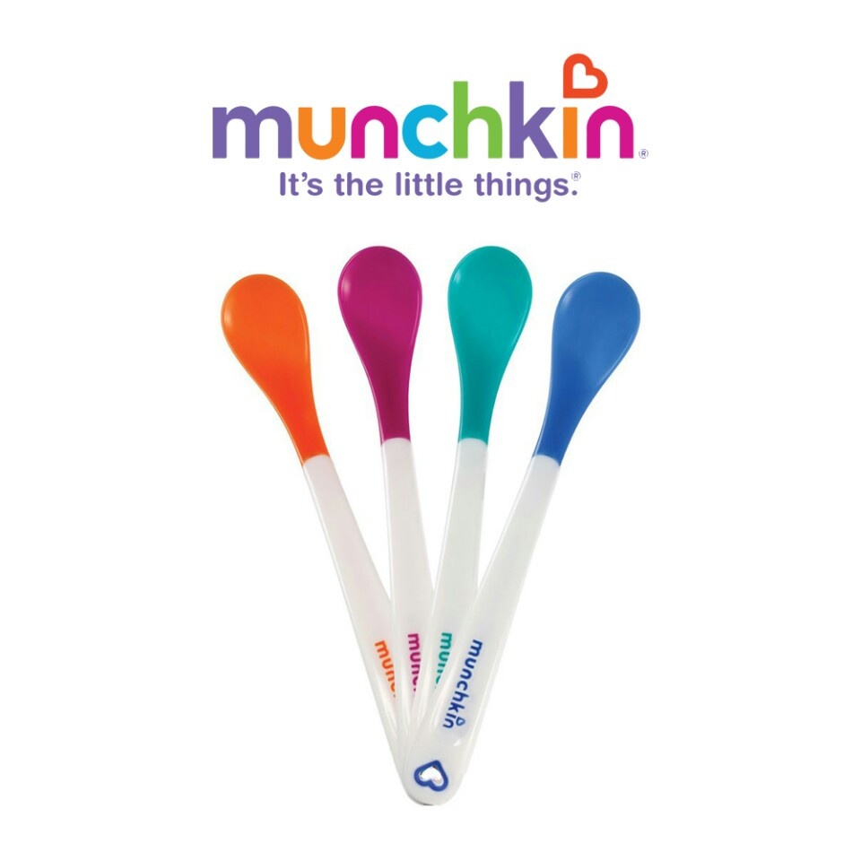 Bộ 4 thìa ăn dặm báo nóng Munchkin Mỹ tặng 5 túi zipper