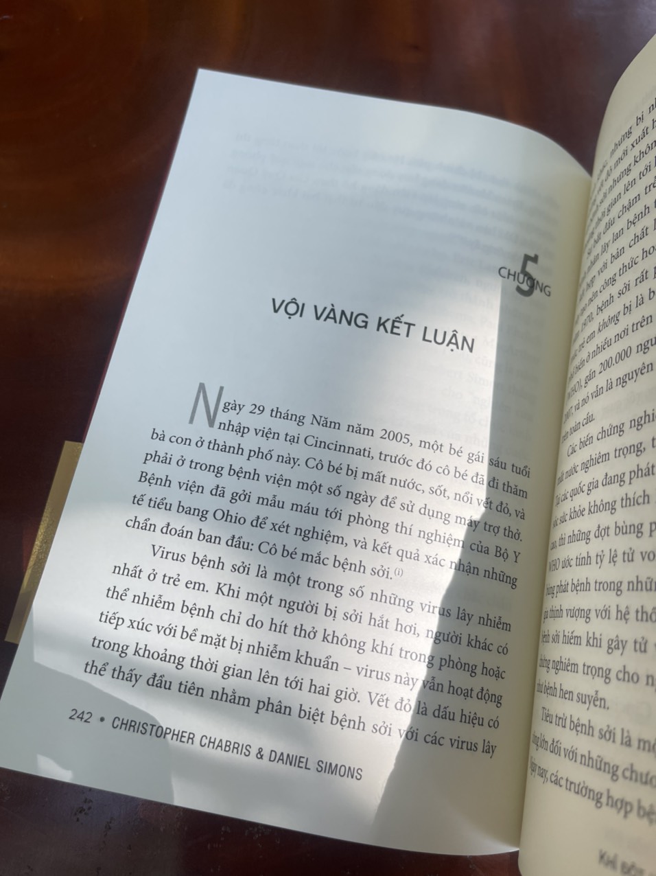 KHỈ ĐỘT VÔ HÌNH và CÚ LỪA CỦA TRỰC GIÁC – New York Bestseller – Phuongnambook