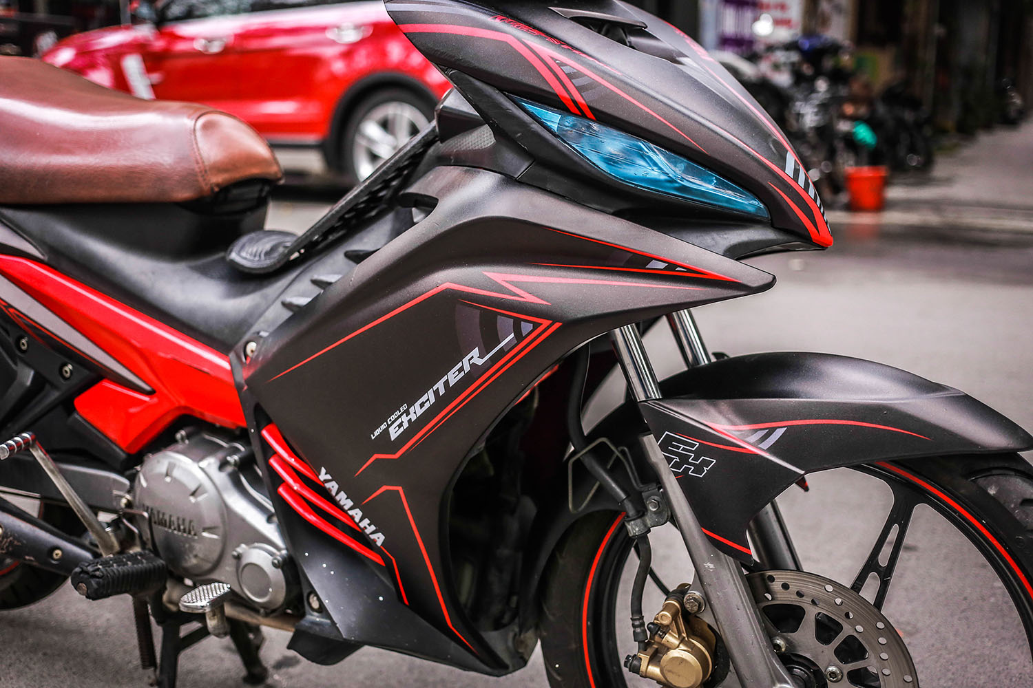 Tem trùm Exciter 135 Red Lighting