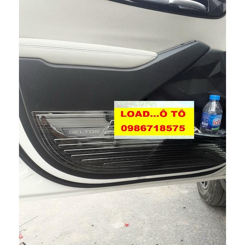 Ốp Tapli Cánh Cửa KIA Seltos 2023-2020 Vân Titan Cao Cấp