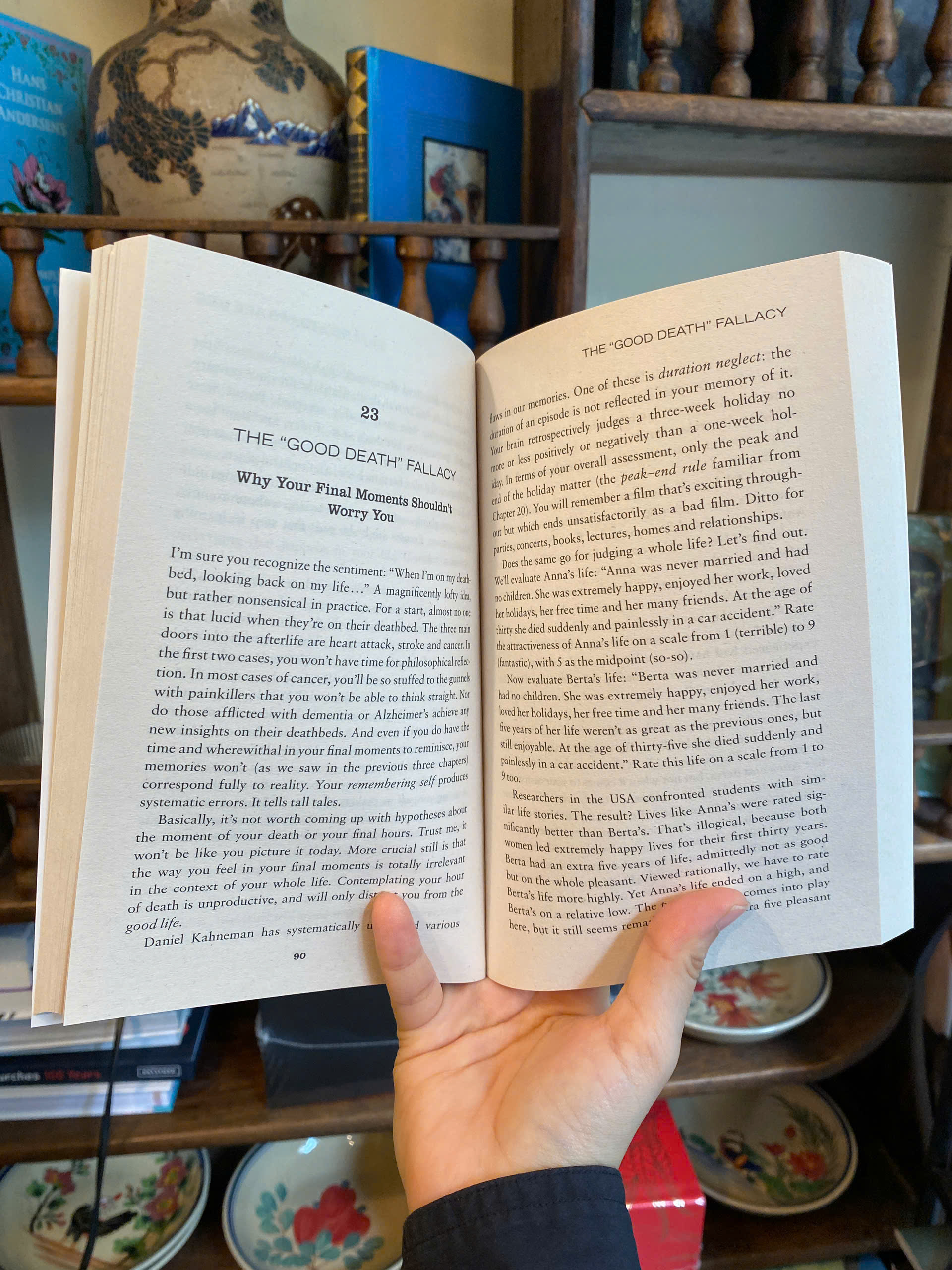 Sách - The Art of the Good Life by Rolf Dobelli - Nonfiction/Self Help book in English - Ngoại Văn