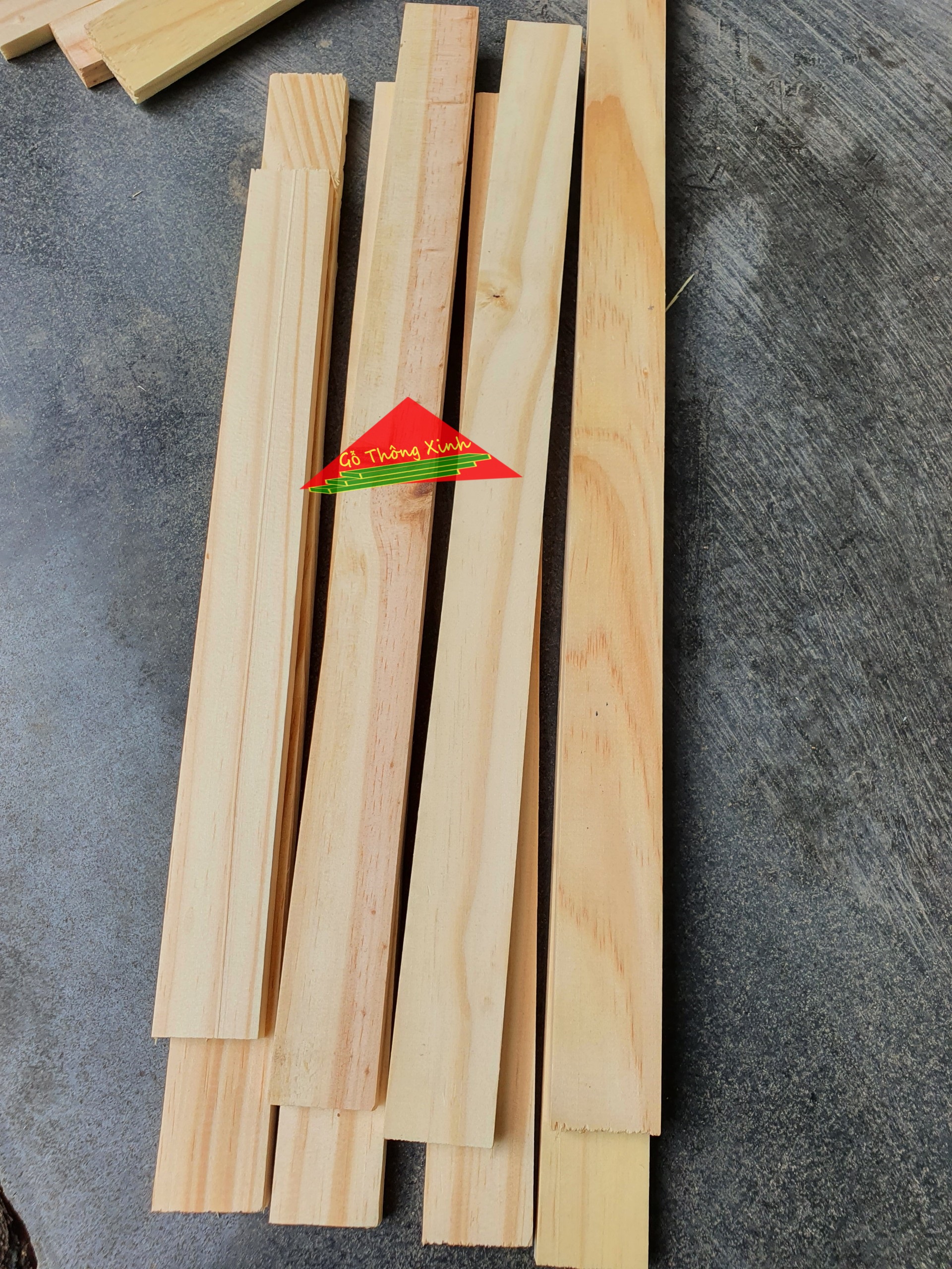 Thanh gỗ thông dày 1cm,rộng 3cm,dài 50cm dùng làm nẹp chỉ, làm thùng gỗ decord, đóng chuồng thú cưng, DIY