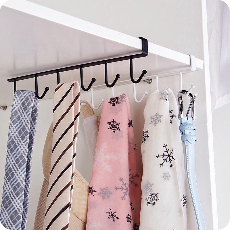 Thanh móc treo đồ gắn tủ bếp, kệ nhà bếp 6 móc bằng sắt tiện lợi - Móc treo ly chén, đồ dùng nhà bếp gắn tủ kệ đa năng