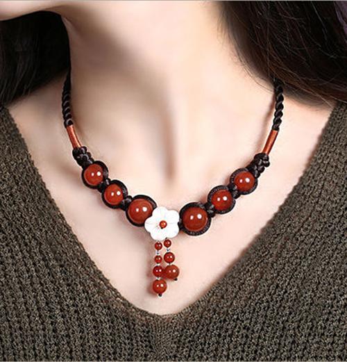 Vòng đeo cổ dây chuyền mã não đỏ phối hoa trắng cao cấp VN21
