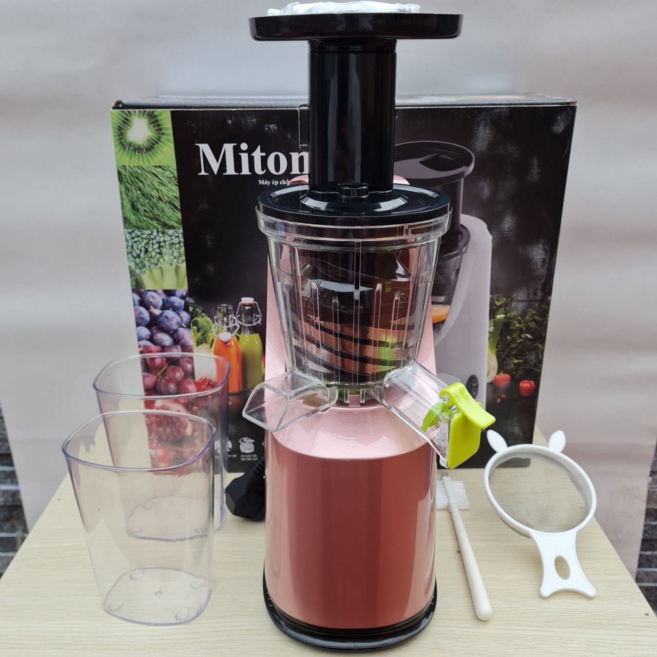 Máy ép trái cây,hoa quả Mitomo- Giữ Nguyên Dinh Dưỡng, Động Cơ Êm, Dễ Vệ Sinh hãng chính hãng