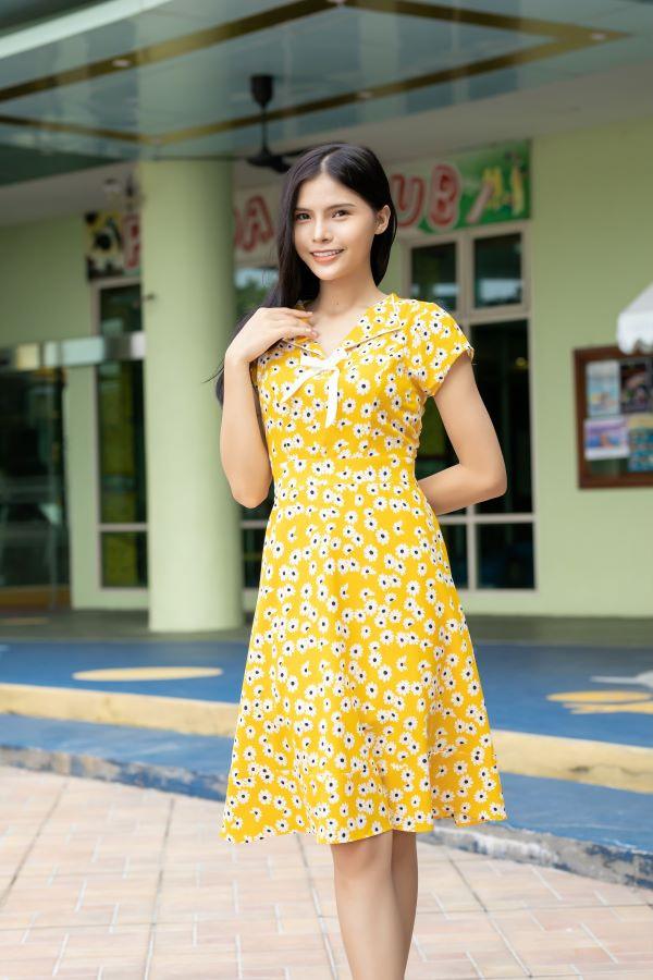 Đầm xòe hoa cúc cột nơ màu vàng EV11