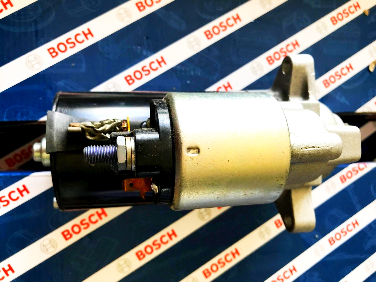 Bộ Đề Khởi Động Bosch Starter 12V 2KW Audi A3, Q3 Quattro 2.0 (2015-2017)