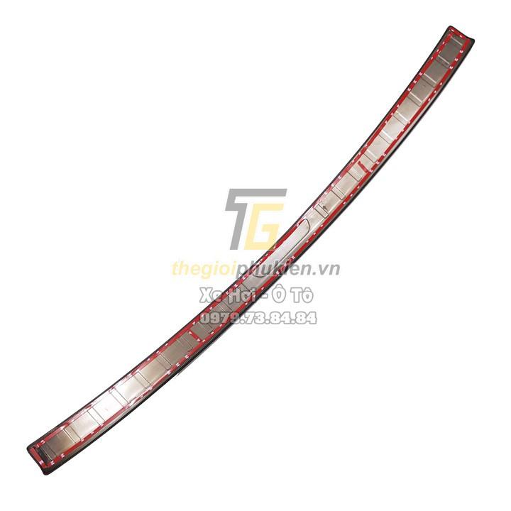 Ốp chống trầy bậc cốp Titan dành cho xe Toyota Corolla Cross 2020