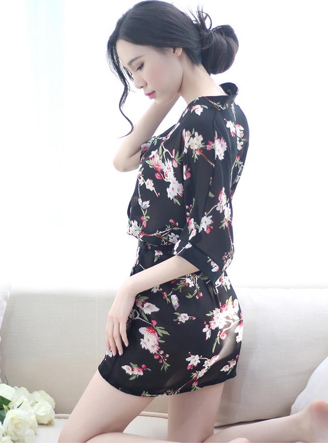 Áo choàng ngủ nữ kiểu áo kimono hoạ tiết hoa đào chất voan nhẹ - CDAN39