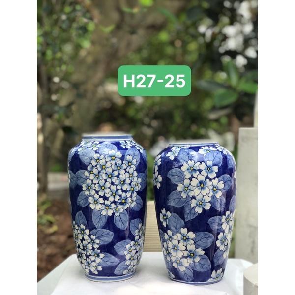 Bình cắm hoa men lam, hoạ tiết vẽ băng mai. Gốm sứ Bát Tràng.