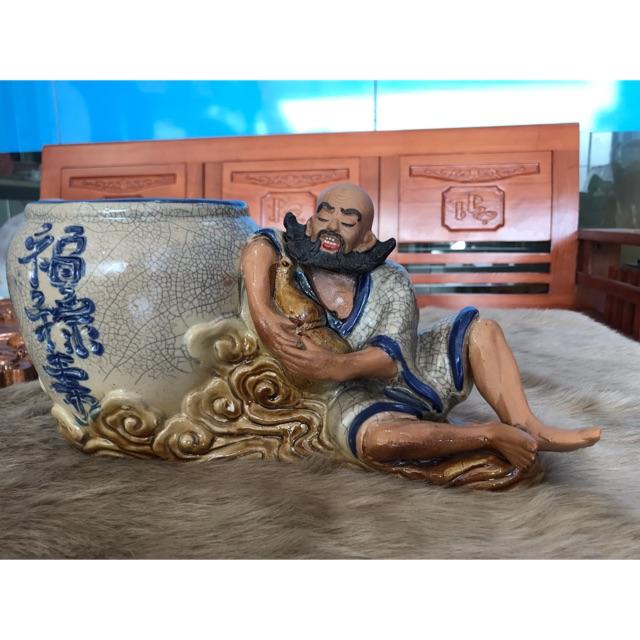Chậu tượng la hán ôm vò
