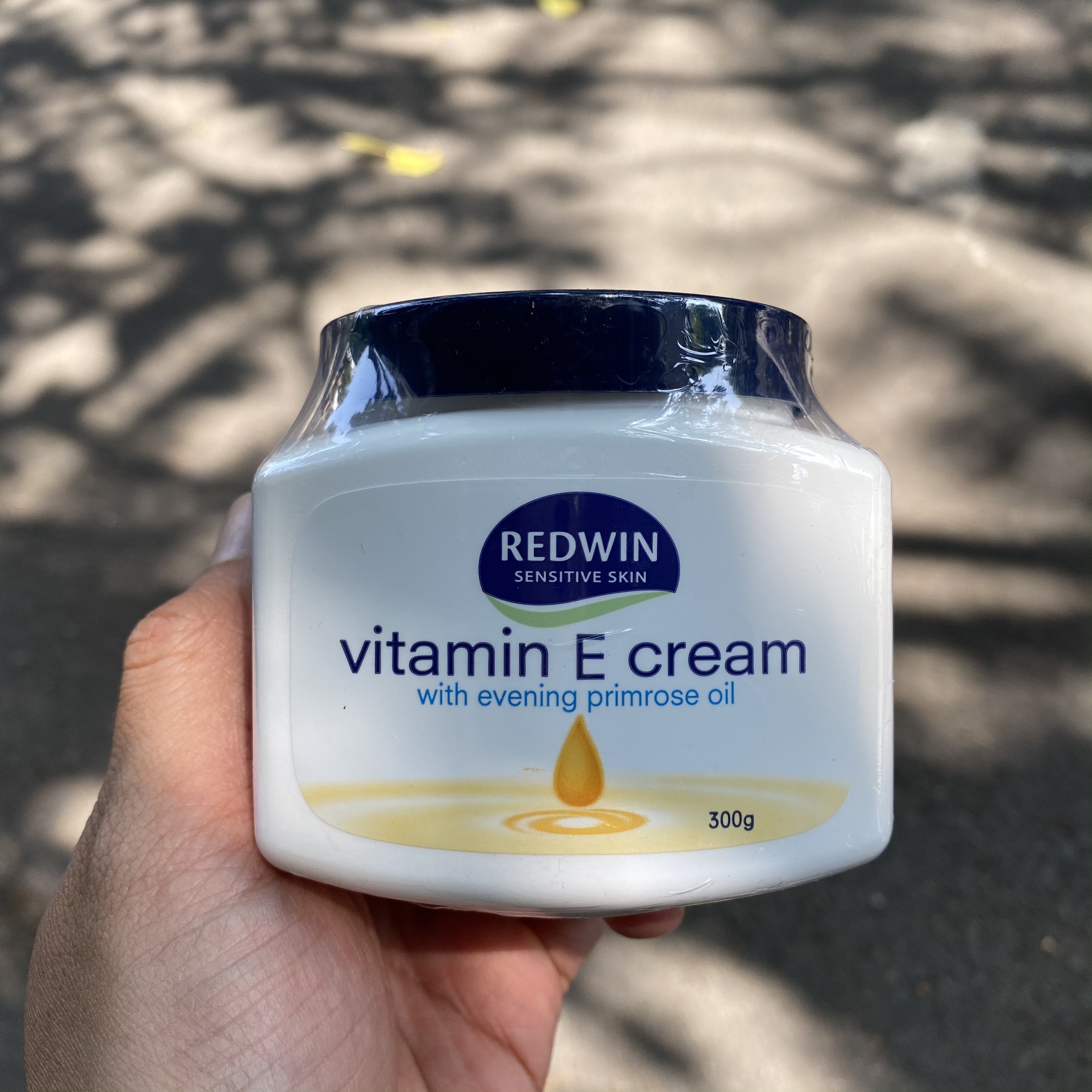 Kem dưỡng phục hồi Redwin Body Lotion Vitamin E, EPO 300g - cấp và khóa ẩm, tái tạo phục hồi da