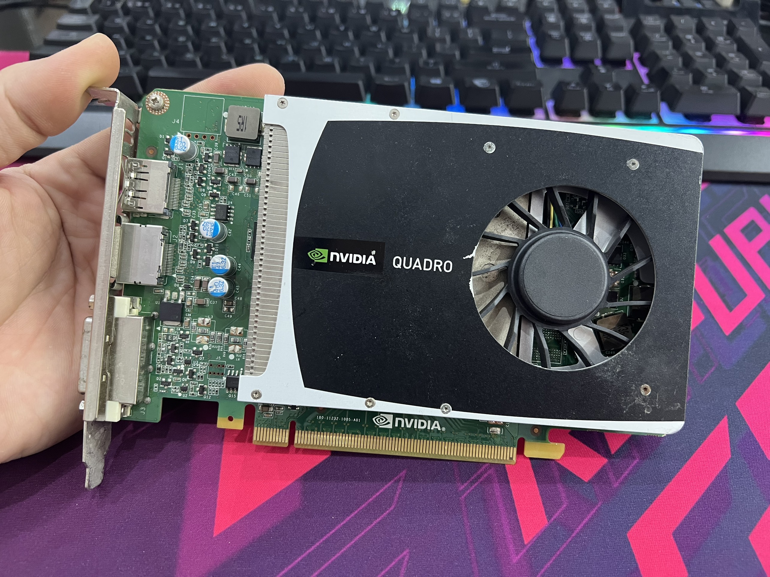 Vga Nvidia Quadro Fermi 2000/ 1Gb/ GDDR5 - 192 CUDA cores/ 128Bit - Hàng chính hãng