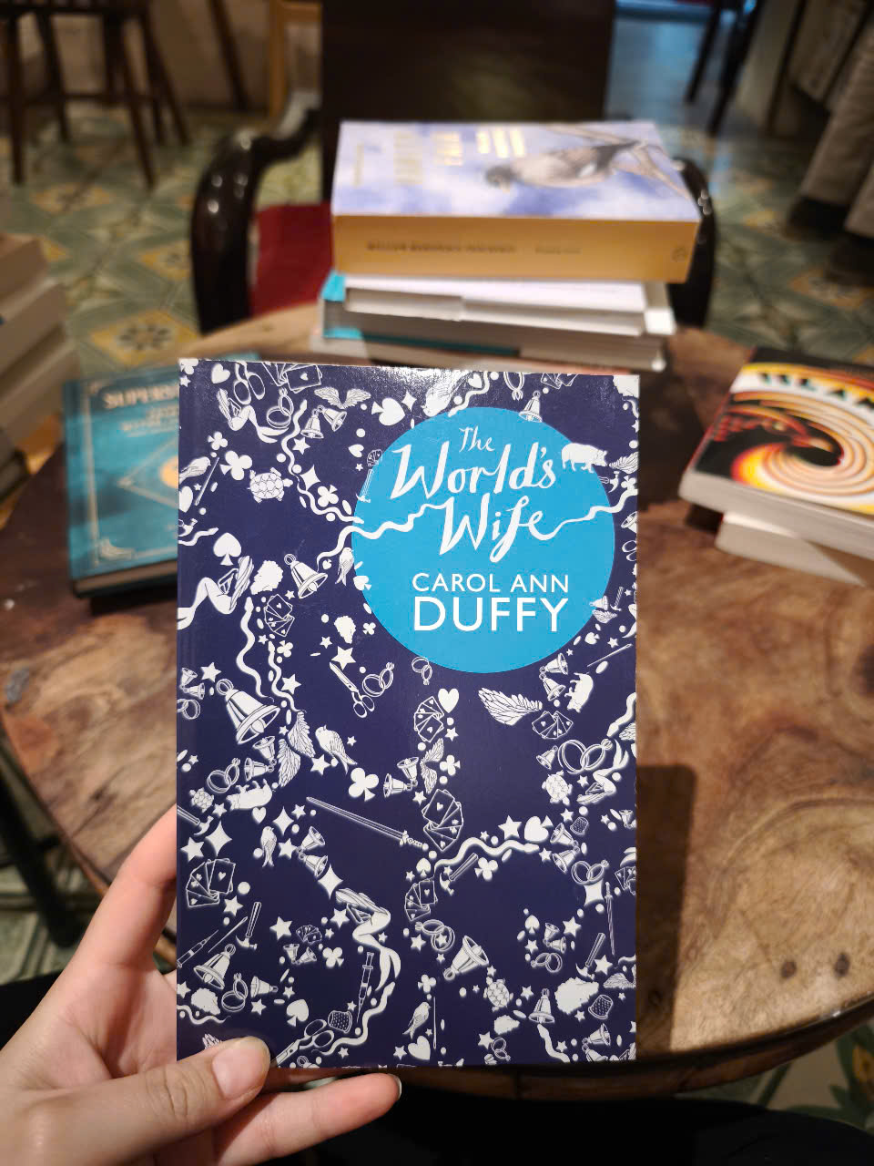 Sách - The World's Wife by Carol Ann Duffy - Poetry / Feminism in English