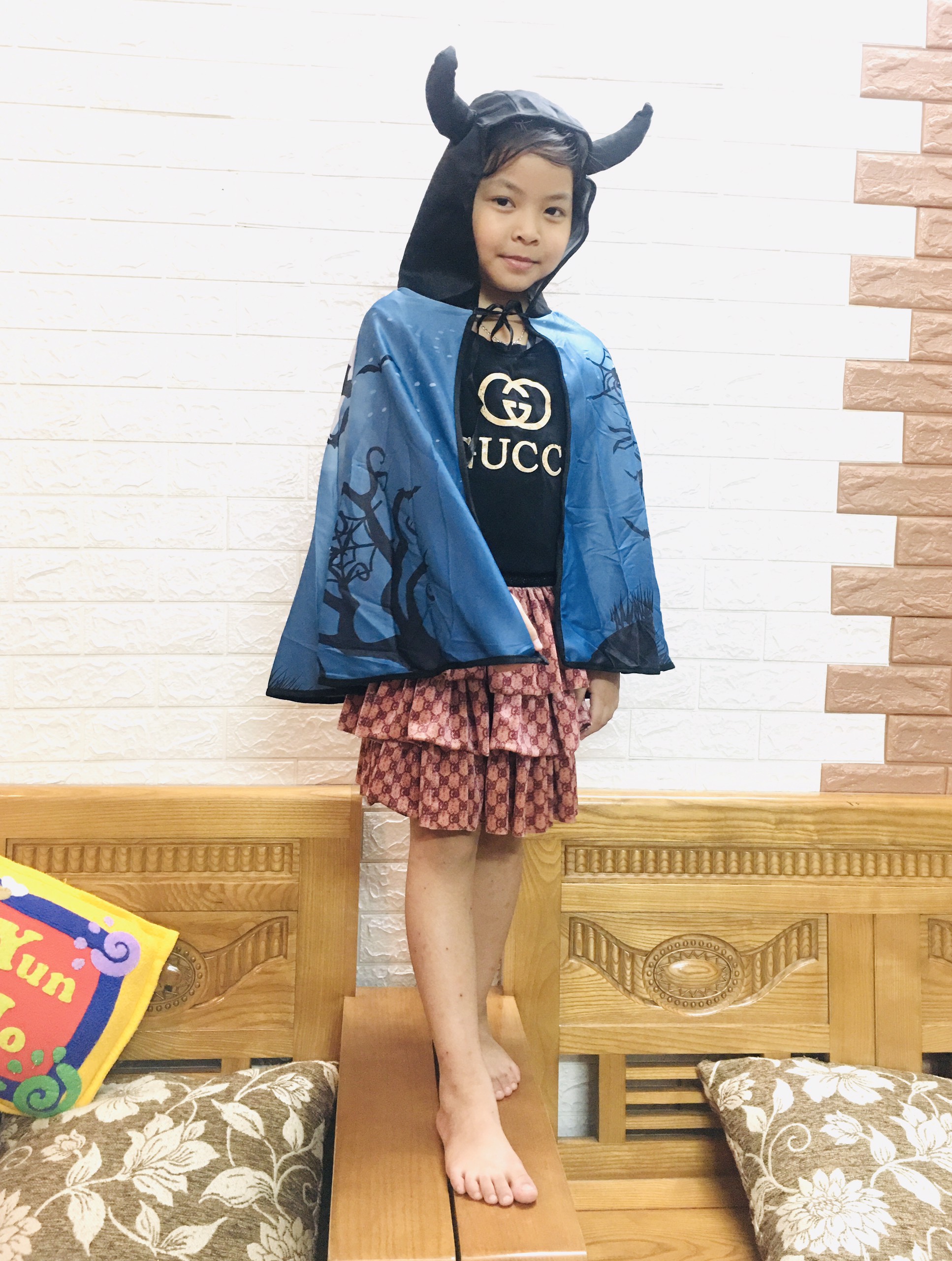 Áo choàng sừng hoạ tiết 3D hoá trang halloween