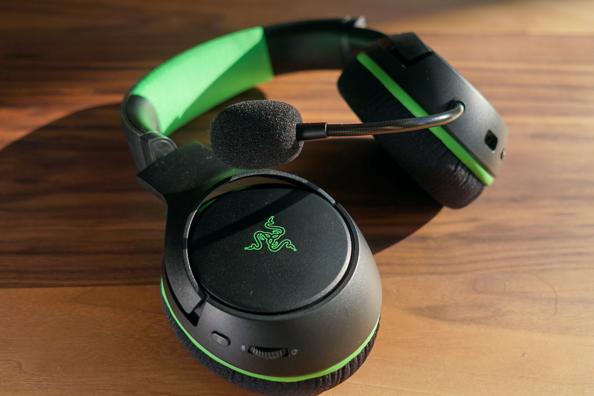 Tai nghe không dây choàng đầu Razer Kaira Pro for Xbox-Wireless Gaming and Mobile Headset_Mới, hàng chính hãng