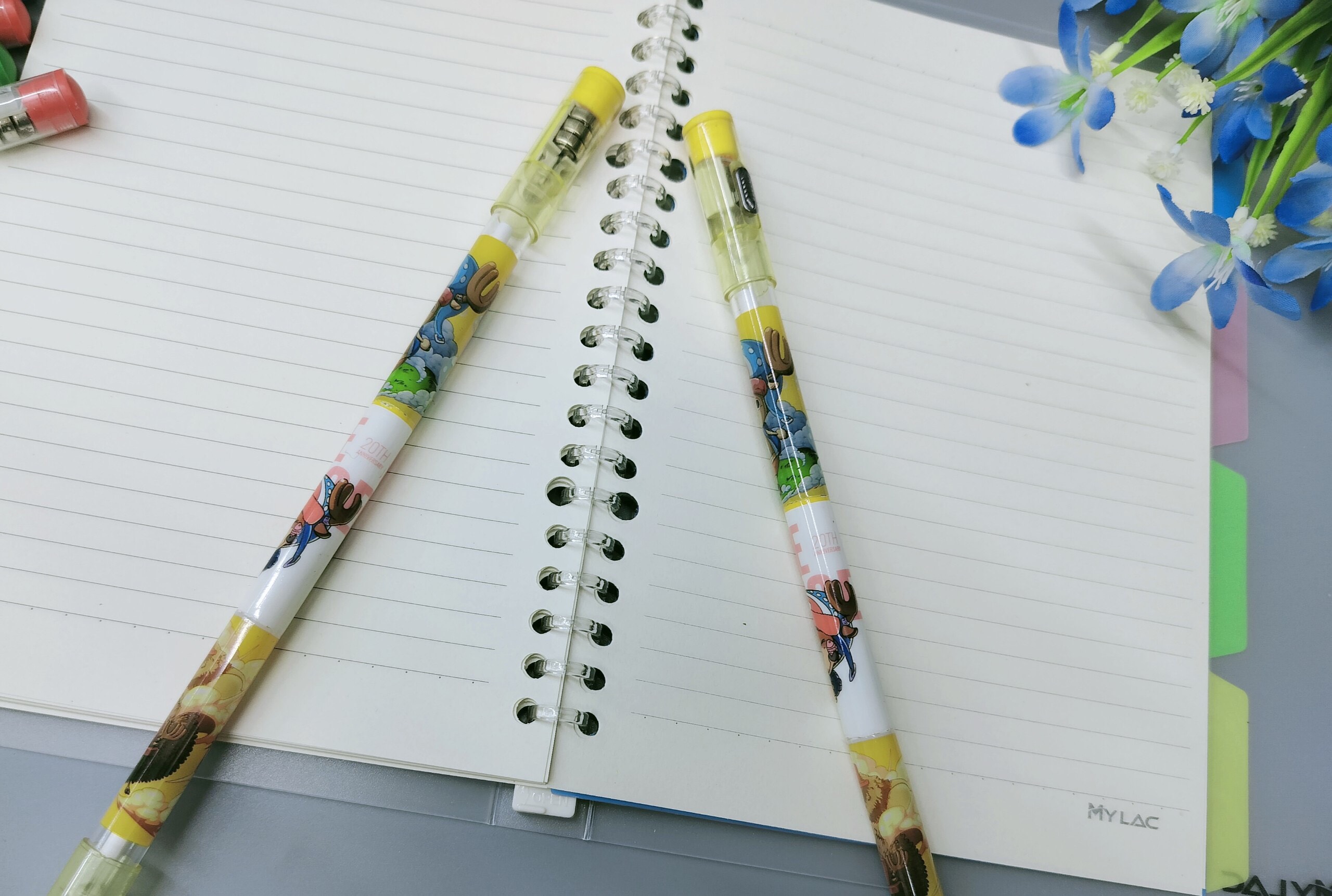 Bút Quay Nghệ Thuật One Piece Có Đèn Led pen spinning mod Giảm Căng Thẳng Cho Học Sinh