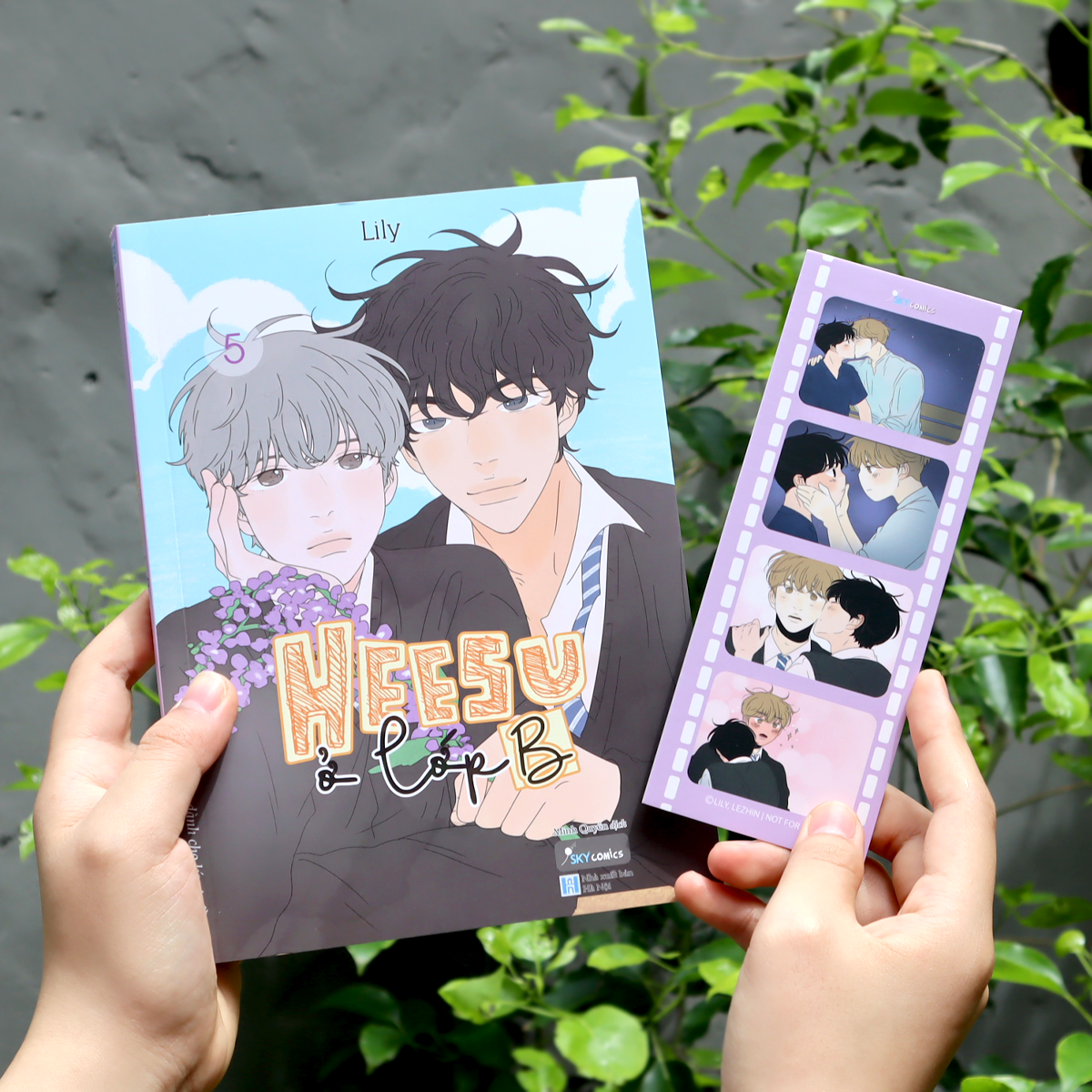 Sách - Heesu Ở Lớp B - Tập 5 - Tặng Kèm Photostrip Bồi Cứng + Postcard Bồi Cứng