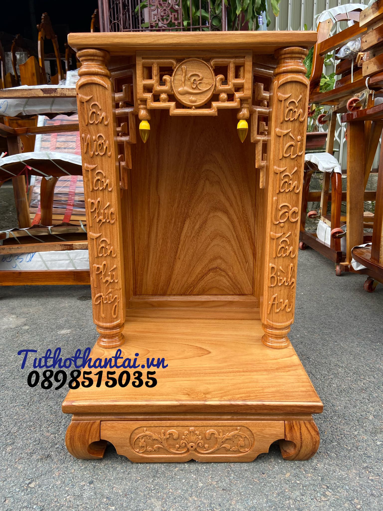 Bàn thờ thần tài ông địa cột vuông khắc chữ 48 x 81cm