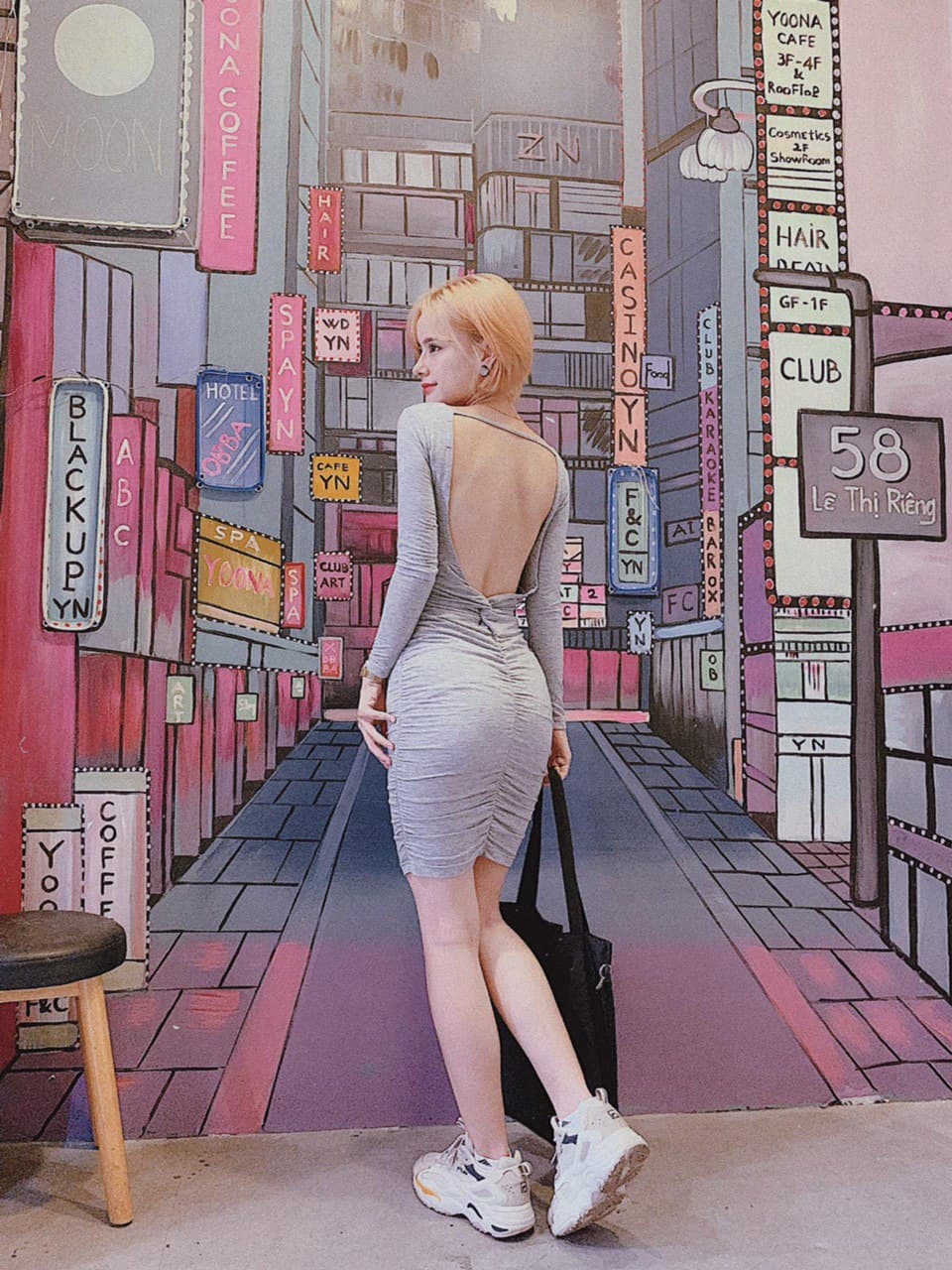 Đầm Body Tay Dài Hở Lưng