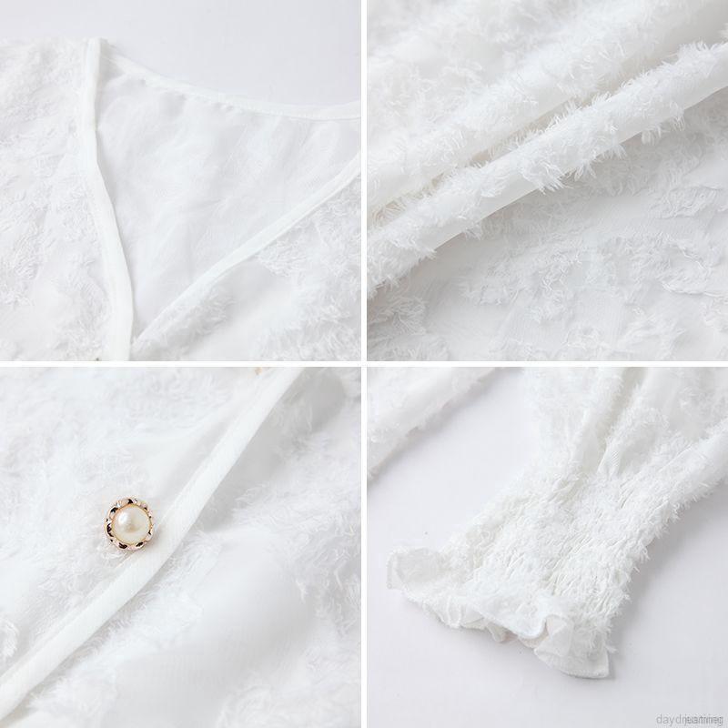 Áo kiểu tay dài phối nút thiết kế cổ chữ V thanh lịch