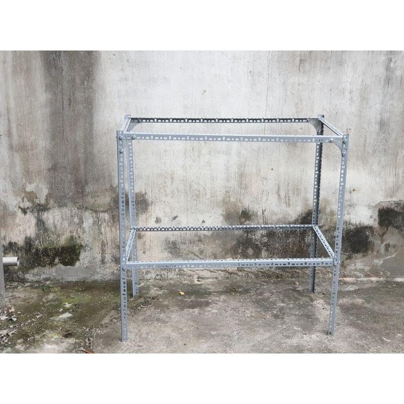 KỆ Sắt V LỖ v4x4cm trồng rau phù hợp khay dài 65,66,67,68cm x Rộng 16cm