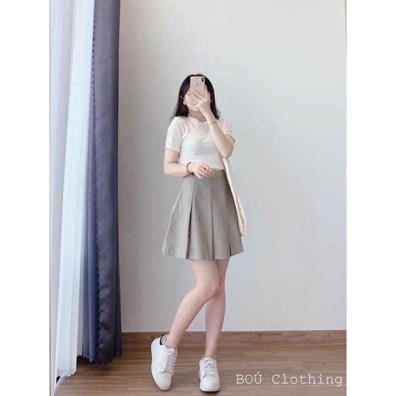 Set Áo thun kem + chân váy xếp ly nâu xám