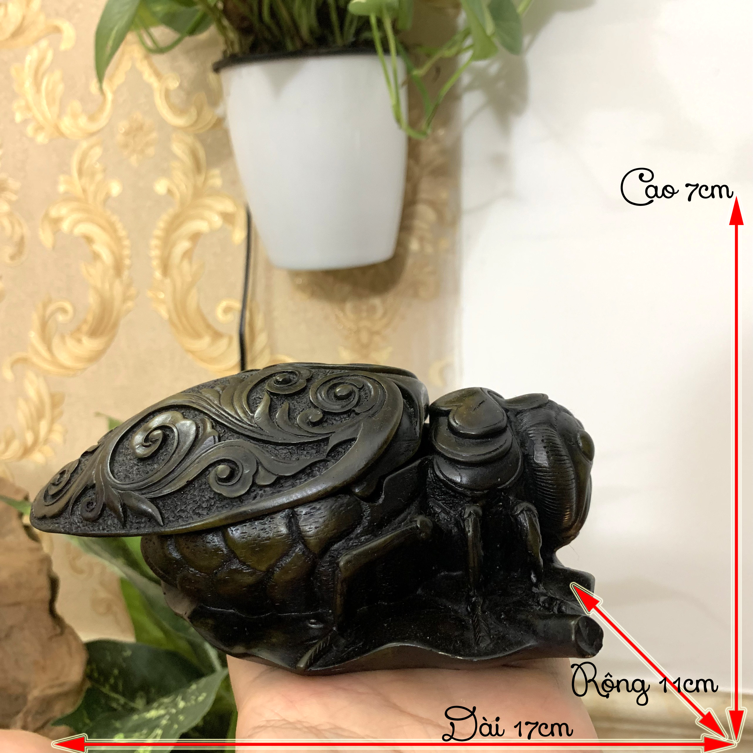 Tượng đá trang trí con Ve Sầu - Gạt tàn thuốc trang trí hình Ve Sầu - Dài 17cm - Nâu Đen