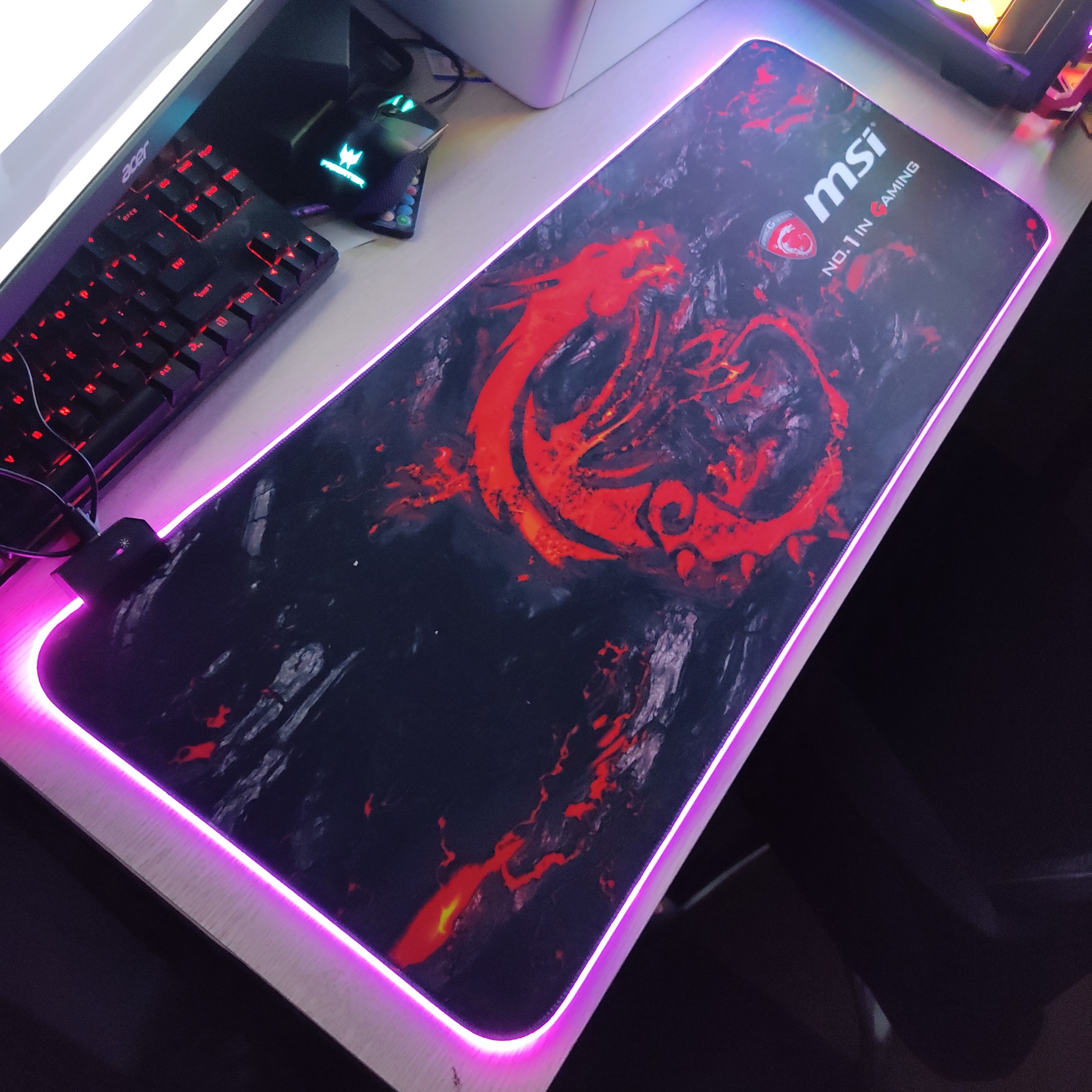 Mouse Pad, bàn di chuột, lót di chuột tích hợp Led RGB MSI sáng viền, kích thước 80cm x 30cm dày 4mm - Hàng nhập khẩu