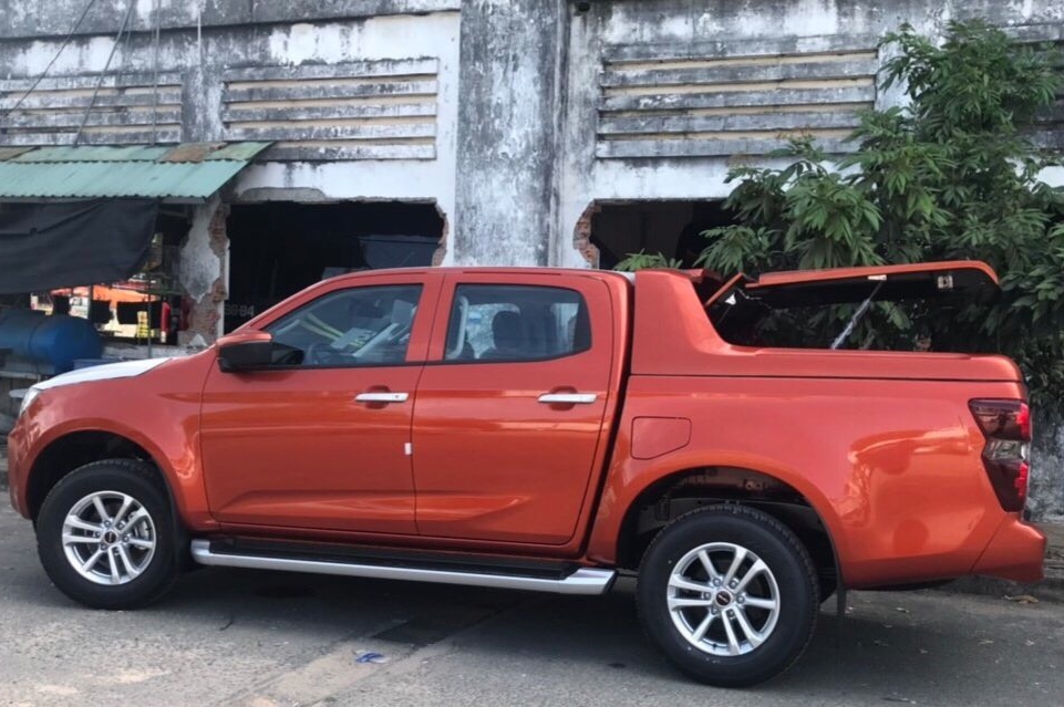 NẮP THÙNG MỞ 90 ĐỘ XE ISUZU DMAX-ĐƯỢC SẢN XUẤT BỞI CTY CP PLASTIC THÁI LAN-NHẬN LẮP ĐẶT TẠI TP.HCM, TP.HÀ NỘI, VÀ CÁC TỈNH LÂN CẬN TP.HCM.