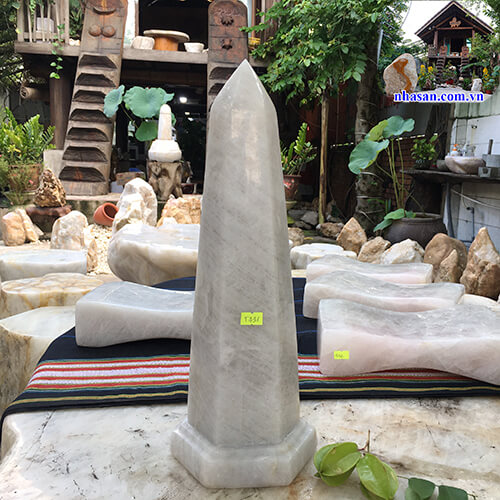 Trụ lục giác đá thạch anh trắng tự nhiên trấn trạch – trừ tà T491 nặng 6.5kg kích thước 40x15.5  – Vật phẩm phong thủy may mắn