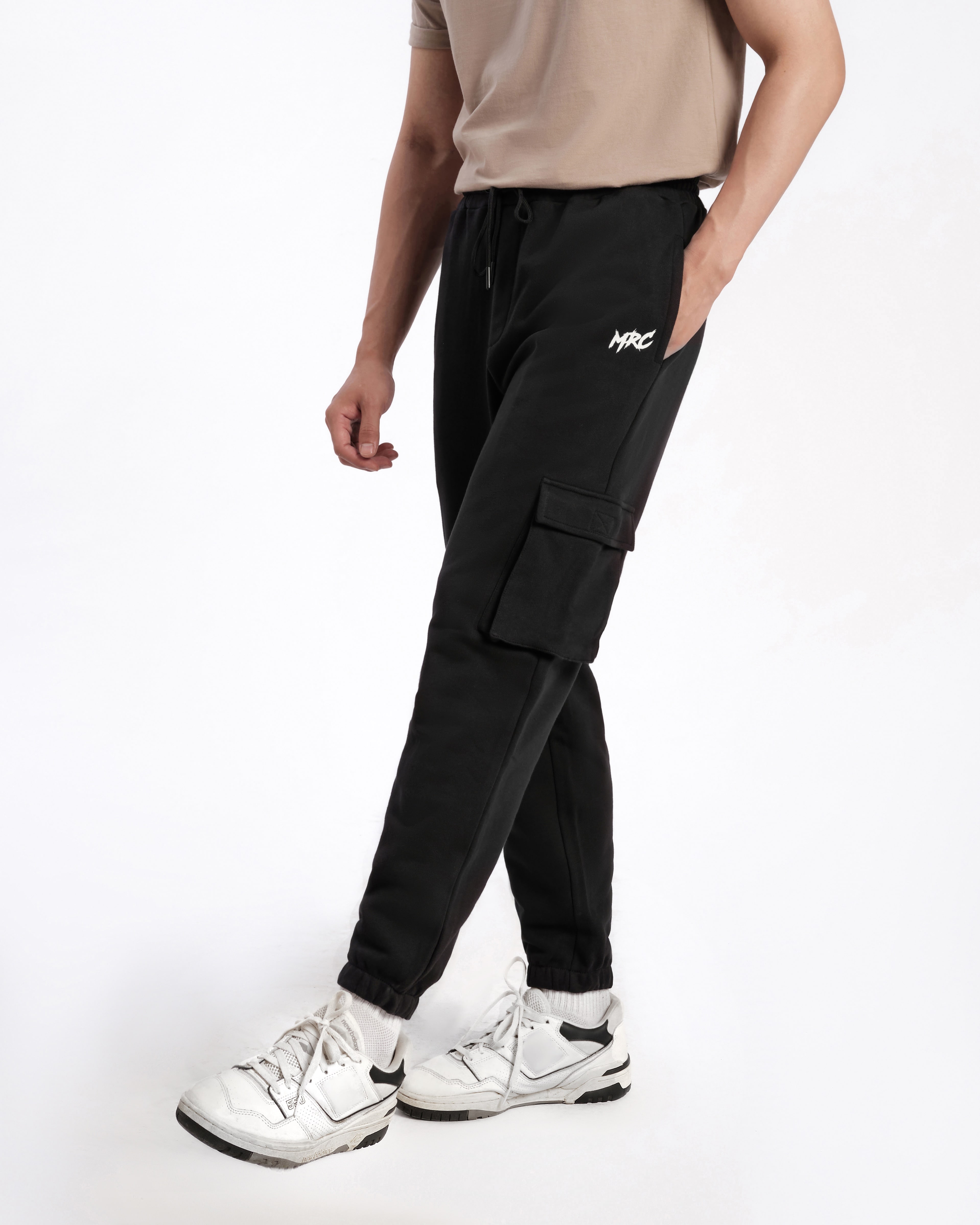 Quần Jogger màu đen MENFIT 2106033 chất Cotton cao cấp, co giãn, thoải mái