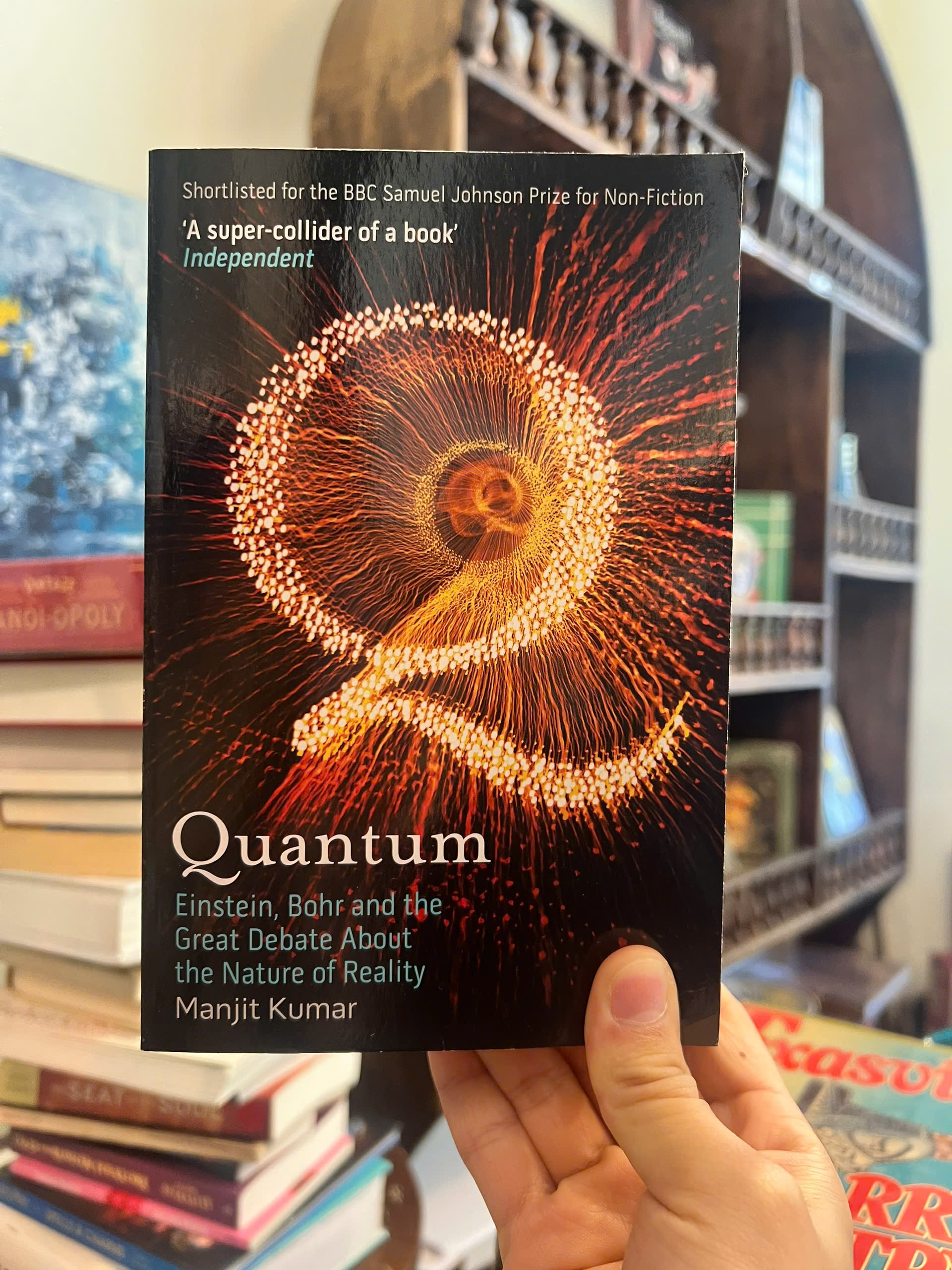 Sách - Quantum: Einstein, Bohr and the Great Debate About the Nature of Reality by Manjit Kumar | Science Book