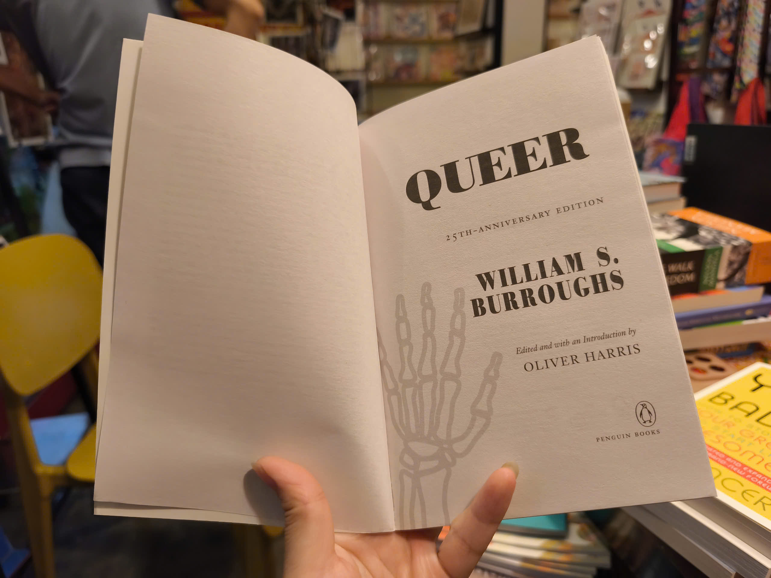 Sách - Queer by William S. Burroughs | American Modern Classic Novel | English Book - Sách ngoại văn